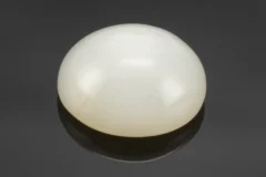 Moonstone (Chandramani) 7.07 Carat / 7.77 Ratti - Front View