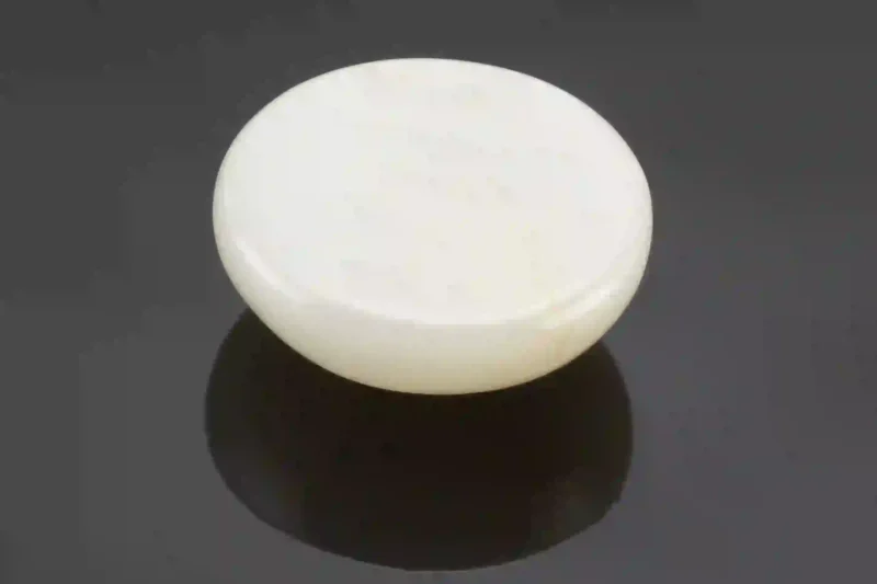Moonstone (Chandramani) 7.07 Carat / 7.77 Ratti - Back View