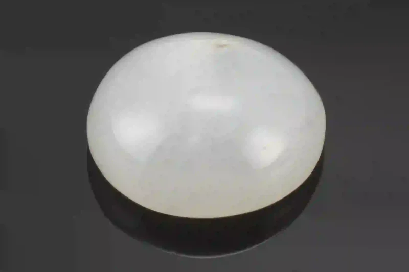 Moonstone (Chandramani) 7.22 Carat / 7.93 Ratti - Front View
