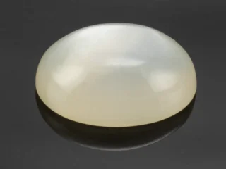 Moonstone (Chandramani) 8.16 Carat / 8.97 Ratti - Front View