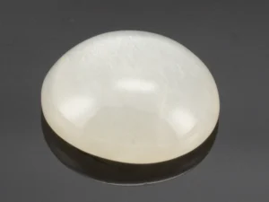 Moonstone (Chandramani) 9.05 Carat / 9.94 Ratti - Front View