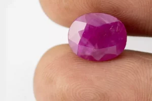 Mozambique Ruby (Manek) 6.45 Carat - 7.09 Ratti - Size Reference