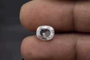 Natural Zircon 4.90 Carat - 5.38 Ratti - Size Reference