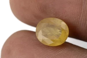 Natural Nizerian Yellow Sapphire 3.65 Carat / 4.01 Ratti Size Reference