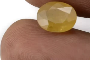 Natural Nizerian Yellow Sapphire 3.80 Carat / 4.18 Ratti Size Reference