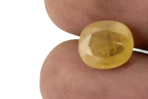 Natural Nizerian Yellow Sapphire 4.25 Carat / 4.67 Ratti Size Reference