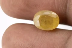 Natural Nizerian Yellow Sapphire 4.70 Carat / 5.16 Ratti Size Reference