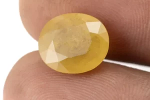 Natural Nizerian Yellow Sapphire 6.30 Carat / 6.92 Ratti Size Reference