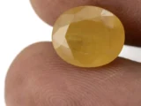 Natural Nizerian Yellow Sapphire 6.45 Carat / 7.09 Ratti Size Reference