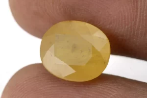 Natural Nizerian Yellow Sapphire 6.60 Carat / 7.25 Ratti Size Reference