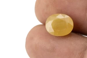 Natural Nizerian Yellow Sapphire 6.60 Carat / 7.25 Ratti Size Reference