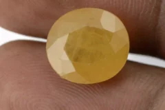 Natural Nizerian Yellow Sapphire 7.10 Carat / 7.80 Ratti Size Reference