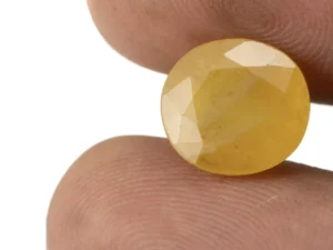 Natural Nizerian Yellow Sapphire 7.10 Carat / 7.80 Ratti Size Reference
