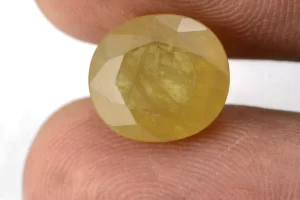 Natural Nizerian Yellow Sapphire 7.15 Carat / 7.86 Ratti Size Reference