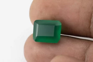 Natural Green Onex 6.10 Carat - Size Reference