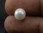 Pearl 4.15 Carat / 5.66 Ratti - Ball Shape - Size Reference