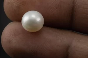 Pearl 5.15 Carat / 5.66 Ratti - Ball Shape - Size Reference