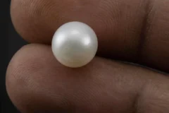 Pearl 6.27 Carat / 6.89 Ratti - Ball Shape - Size Reference