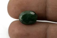 Natural Sapota Emerald (Panna) 5.70 Carat / 6.26 Ratti - Size Reference