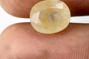 Stunning Natural Yellow Sapphire (Pukhraj) 5.67 Carat/6.23 Ratti - Size Reference