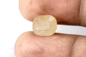 Stunning Natural Yellow Sapphire (Pukhraj) 6.01 Carat/6.60 Ratti - Size Reference