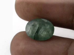 Natural Jambia Emerald (Panna) 5.38 Carat / 5.91 Ratti - Size Reference