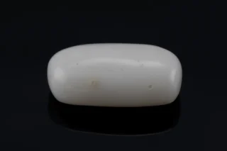 White Coral Stone 4.61 Ratti - 4.20 Carat Safed Moonga Front View