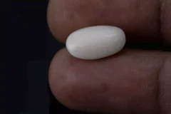 White Coral Stone 4.67 Ratti - 4.25 Carat Safed Moonga Size Reference