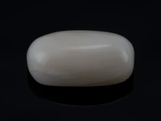 White Coral Stone 5.08 Ratti - 4.62 Carat Safed Moonga Front View