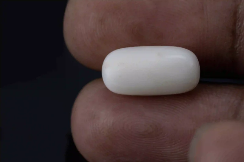 White Coral Stone 7.17 Ratti - 6.53 Carat Safed Moonga Size Reference