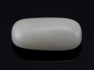 White Coral Stone 7.17 Ratti - 6.53 Carat Safed Moonga Front View