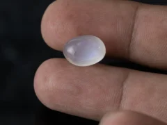 Natural Blue Moonstone Chandramani 6.70 Carat (7.36 Ratti) – In palm