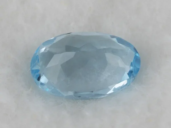 Natural Blue Topaz Stone 4.85 Carat – Side View