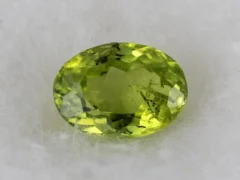 Natural Peridot Stone 2.09 Carat (2.30 Ratti) - Top View