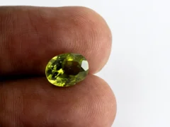 Natural Peridot Stone 3.00 Carat (3.30 Ratti) - In Palm