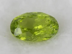 Natural Peridot Stone 3.57 Carat (3.92 Ratti) - Top view