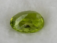 Natural Peridot Stone 3.76 Carat (4.13 Ratti) - Side View