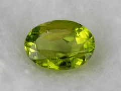 Natural Peridot Stone 3.76 Carat (4.13 Ratti) - Top View