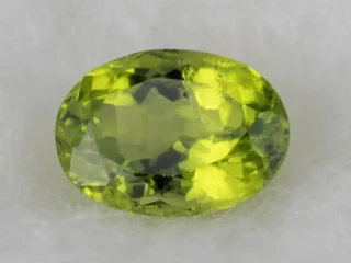 Natural Peridot Stone 3.86 Carat (4.24 Ratti) - Top view