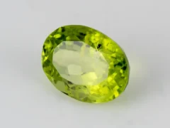 Natural Peridot Stone 3.86 Carat (4.24 Ratti) - Side view