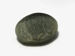 Natural Quartz Cat’s Eye Gemstone (Lahsuniya Ratna) – 4.12 Carat (4.53 Ratti) - back view