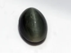 Natural Quartz Cat’s Eye Gemstone (Lahsuniya Ratna) – 4.80 Carat (5.27 Ratti) - front view