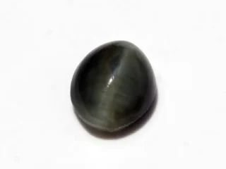 Natural Quartz Cat’s Eye Gemstone (Lahsuniya Ratna) – 5.00 Carat (5.49 Ratti) - front view