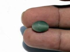Natural Quartz Cat’s Eye Gemstone (Lahsuniya Ratna) – 5.17 Carat (5.68 Ratti) - in palm