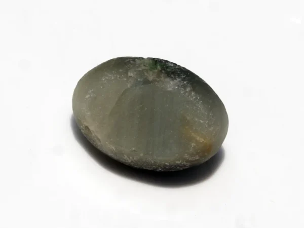 Natural Quartz Cat’s Eye Gemstone (Lahsuniya Ratna) – 5.61 Carat (6.16 Ratti) - back view