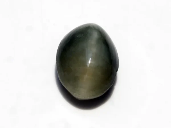 Natural Quartz Cat’s Eye Gemstone (Lahsuniya Ratna) – 5.61 Carat (6.16 Ratti) - front view