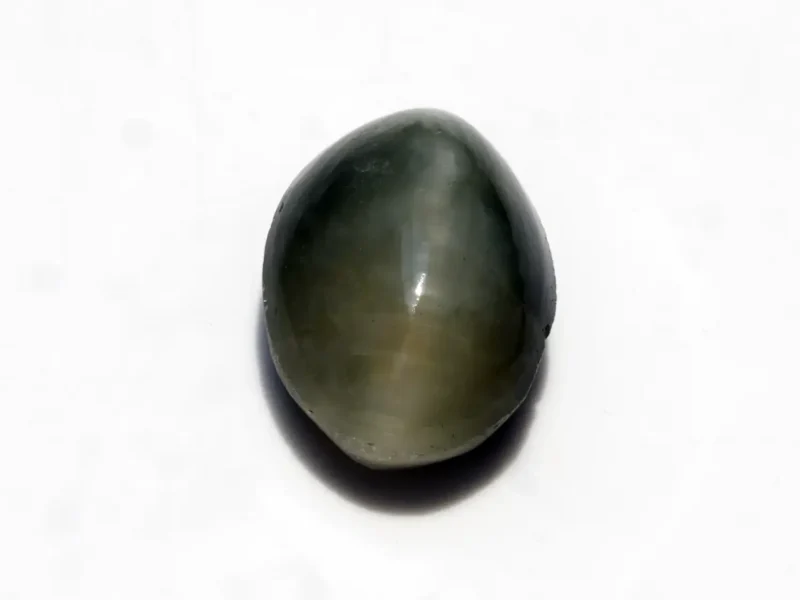 Natural Quartz Cat’s Eye Gemstone (Lahsuniya Ratna) – 5.61 Carat (6.16 Ratti) - front view