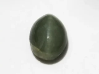 Natural Quartz Cat’s Eye Gemstone (Lahsuniya Ratna) – 6.00 Carat (6.59 Ratti) - front view