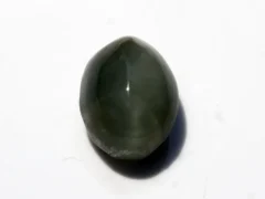 Natural Quartz Cat’s Eye Gemstone (Lahsuniya Ratna) – 6.71 Carat (7.37 Ratti) - front view