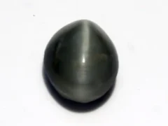 Natural Quartz Cat’s Eye Gemstone 6.80 Carat (7.47 Ratti) - front view